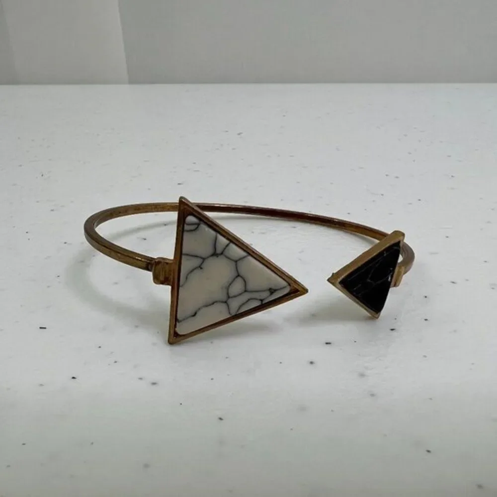 Minimalist Bracelet Stone Geometric Cuff Marble Black‎ White Gold Tone Arrow